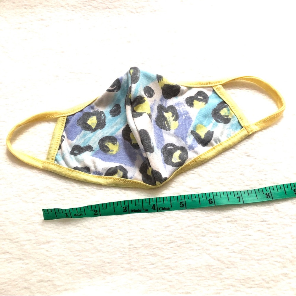 ❤️ 5 for $15 Abstract Design Yellow Trim Face Mask - Picture 4 of 7
